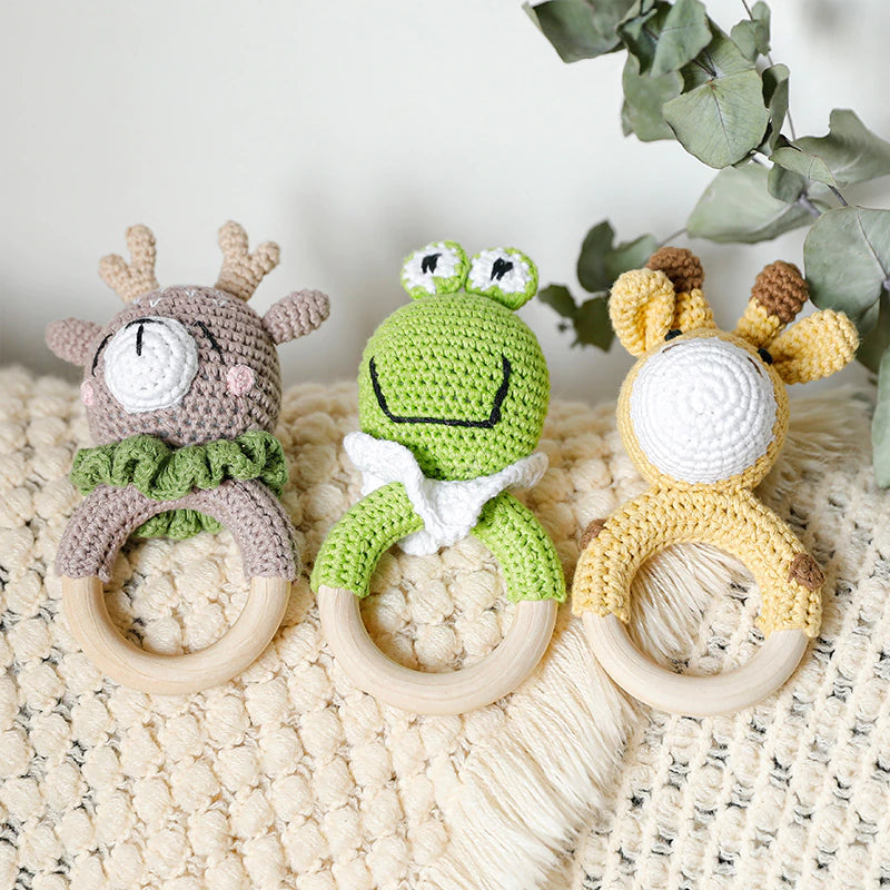 Baby Handmade Crochet Wooden Ring Rattle Toys Elk Frog Giraffe On Blanket